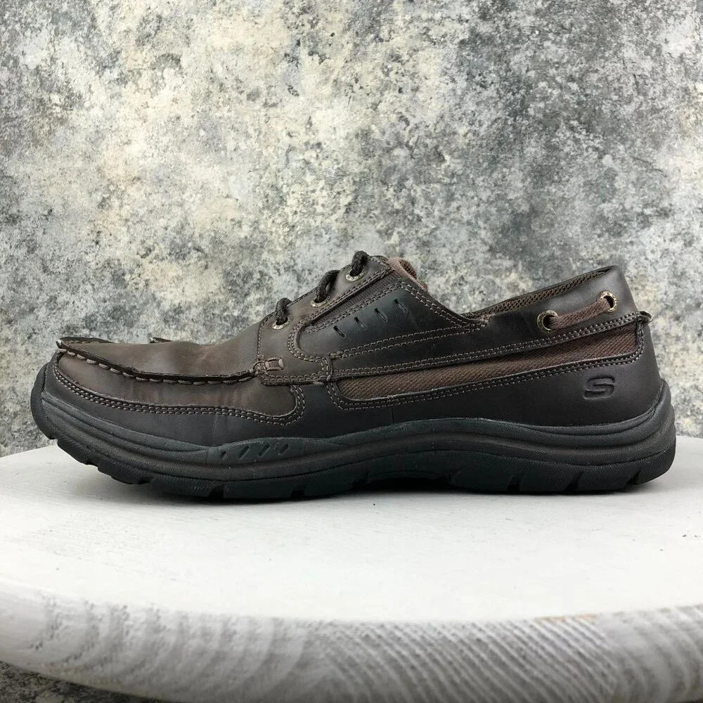 Skechers Men's Size 10 Dark Brown Leather Relaxed Fit Memory Foam Shoes 64114